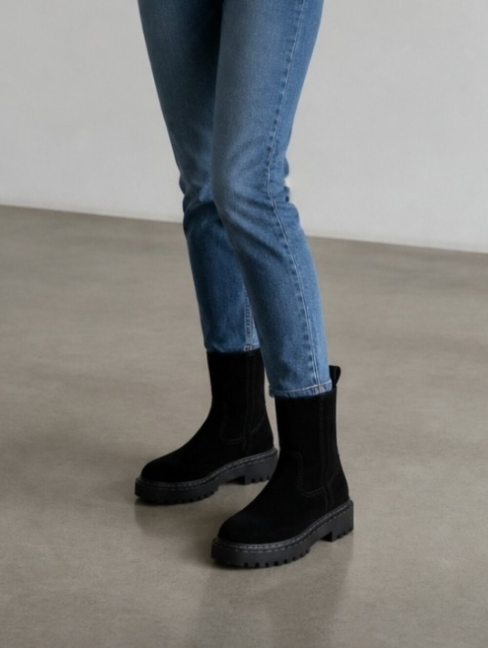 Splendid Adria Sleek Black Genuine Suede Leather Combat Boot Chunky Winter Boots